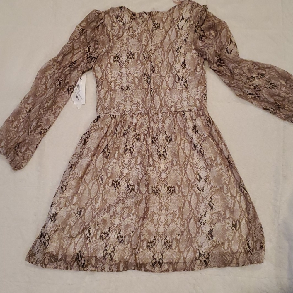 Dress - Picture 2 of 4